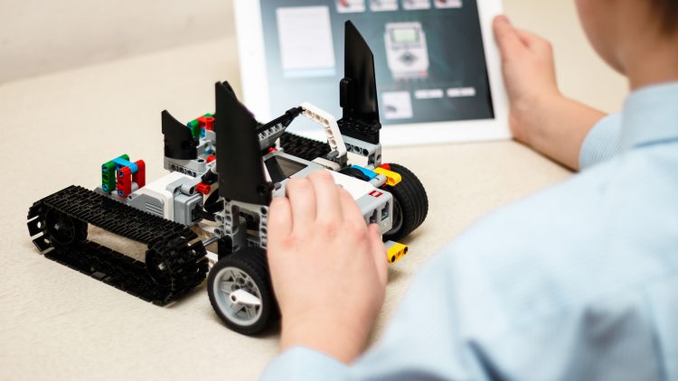 2048 Pieces of Lego: Computer science for young people