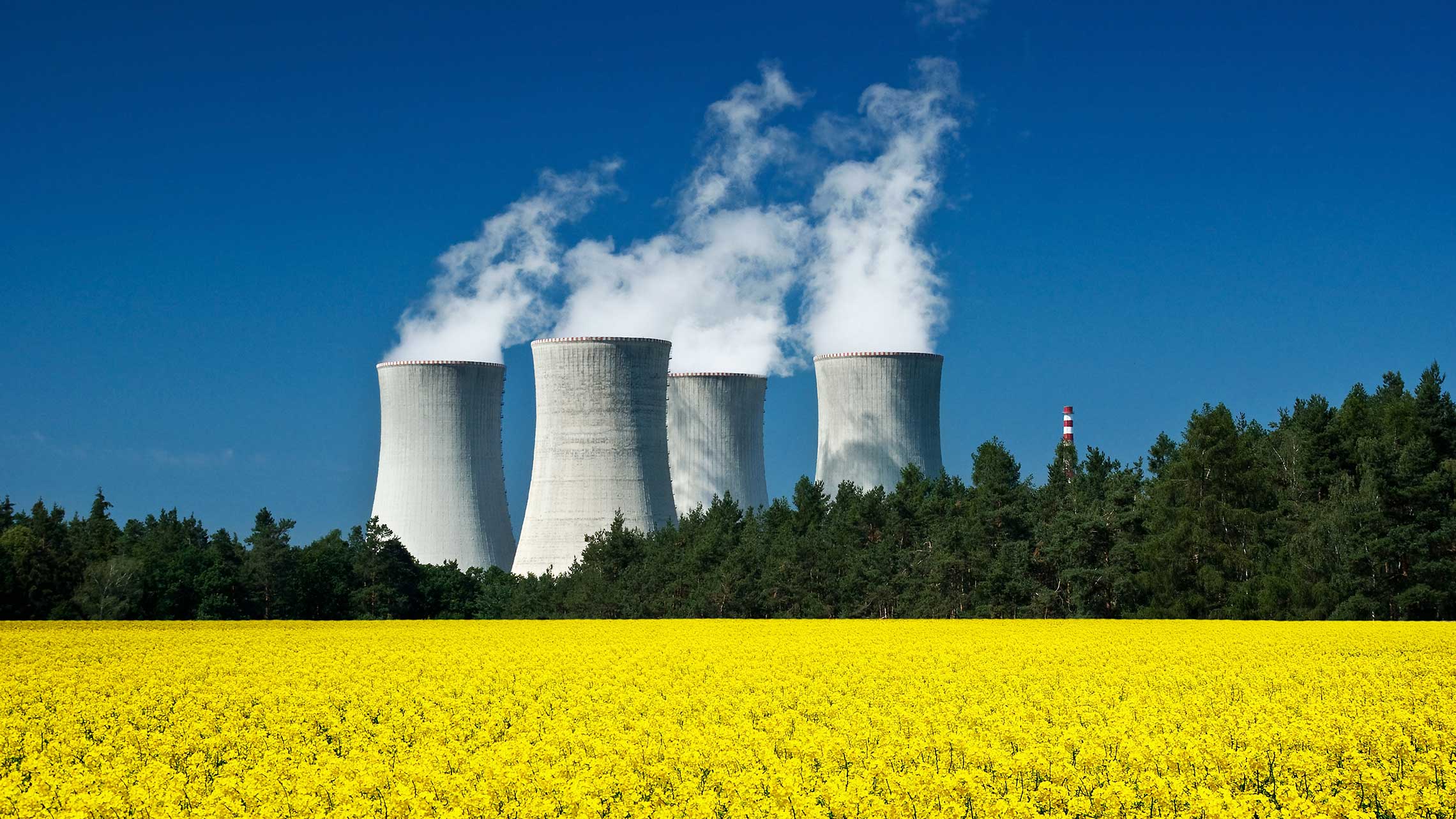 Environmental and health impacts of lifetime extension of nuclear power