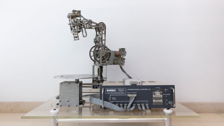 Técnico podcast “110 Histórias, 110 Objetos” – Rhino, Técnico’s 1st educational robot