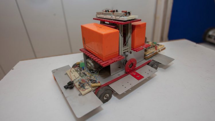 Técnico podcast “110 Histórias, 110 Objetos” – The AGVs: from Feira da Ladra to ITER