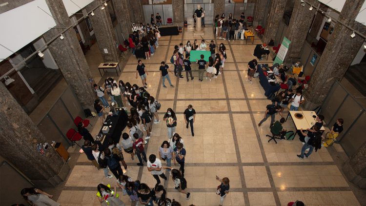 About 2,200 students set out to discover physics week