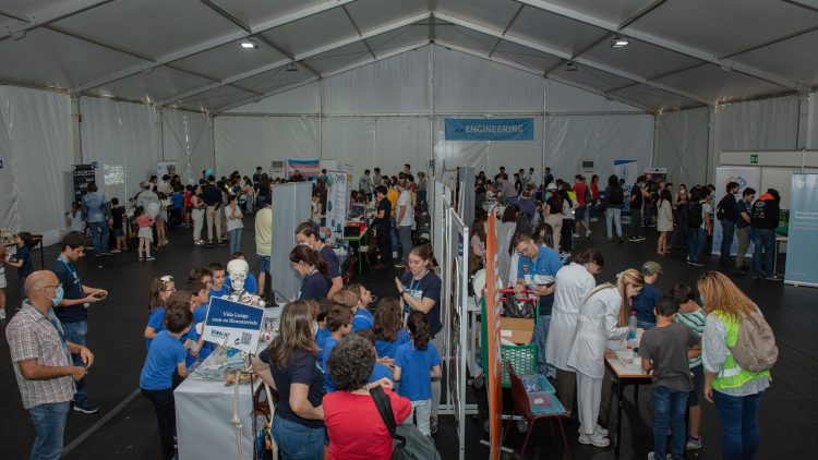 First Open Day: Técnico hosts Science Fair with 50 projects simultaneously