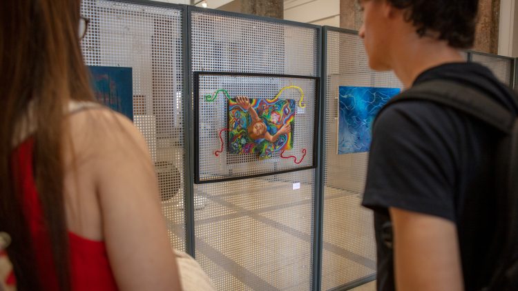 Students and alumni exhibit paintings, images, videos and interactive installations at Técnico