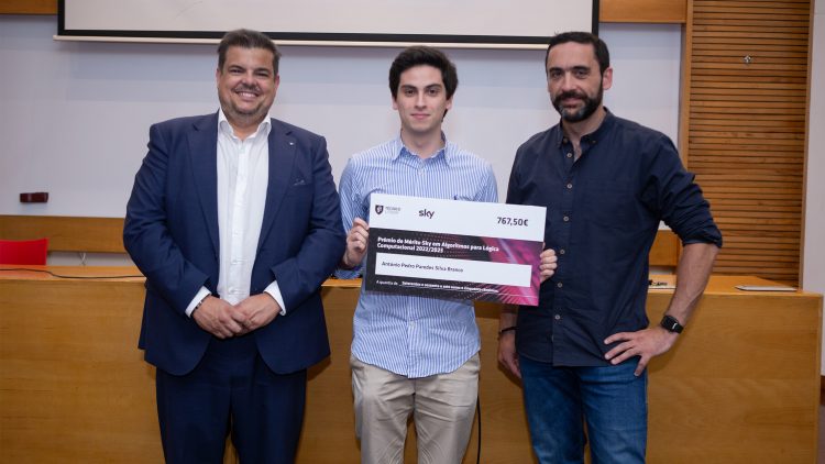 Estudantes de Engenharia Informática do Técnico ganham o prémio de Mérito Sky Portugal