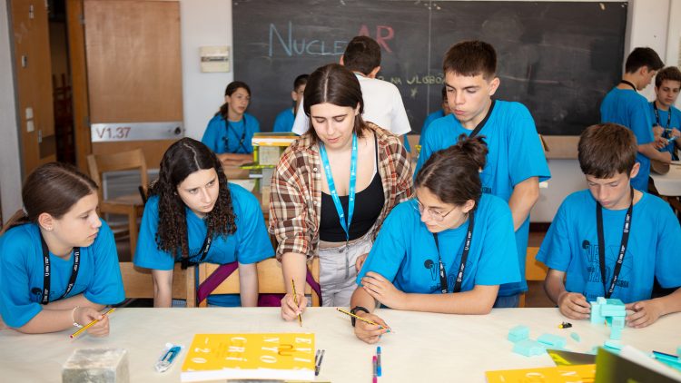 Verão na ULisboa: 210 estudantes do ensino básico transformam o Técnico na sua Escola