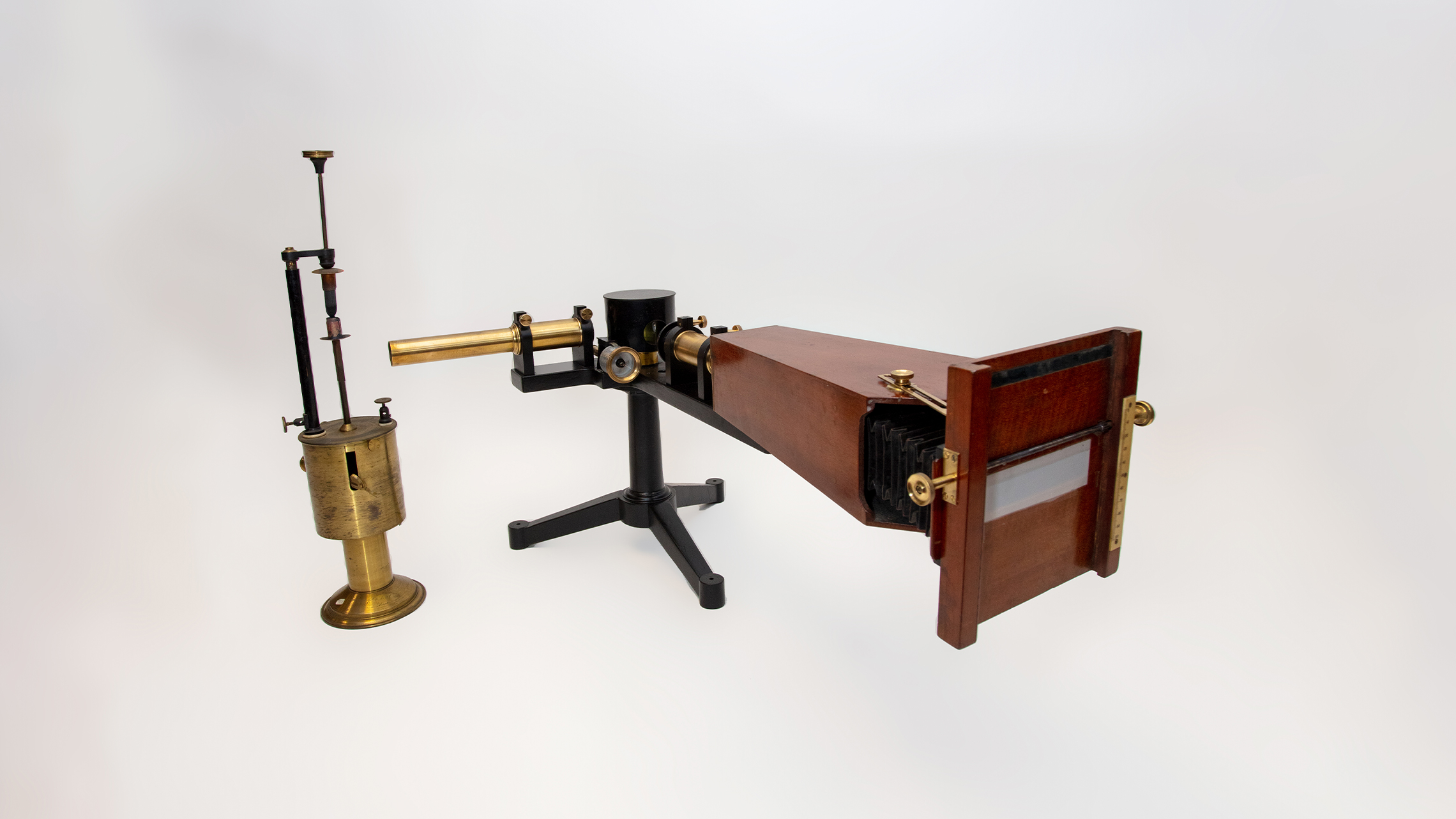 Técnico podcast “110 Histórias, 110 Objetos” The constant deviation