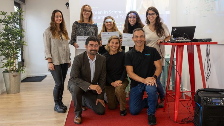 Partner Network: Técnico and Feedzai renew protocol and award 4 Women in Science scholarships to students