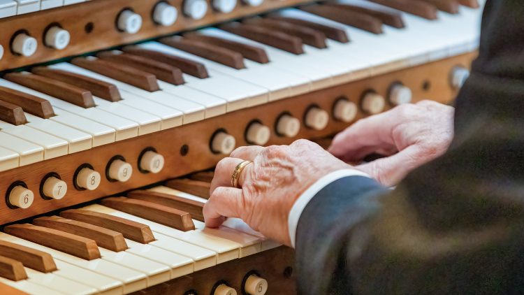 Minstrels and Organ Concert – “Batalla de Tientos”