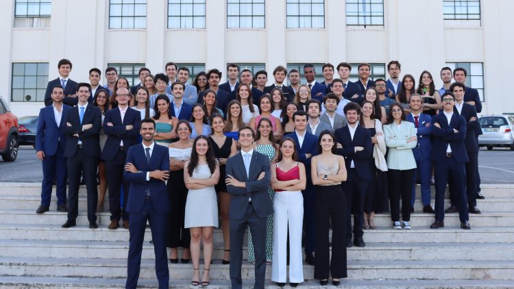 Estudantes do Técnico vencem prémio europeu com projeto que ajuda crianças com dificuldades de aprendizagem