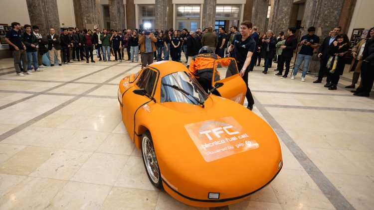 Técnico Fuel Cell presents first hydrogen car developed by students in Portugal