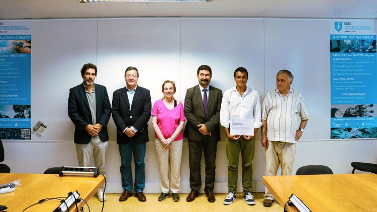 Estudante de Engenharia Electrotécnica e de Computadores recebe Prémio Eng. Fernando Ivo Gonçalves