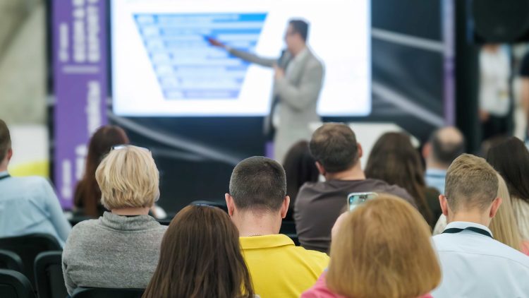 Sessão de apresentação de empresas | McKinsey