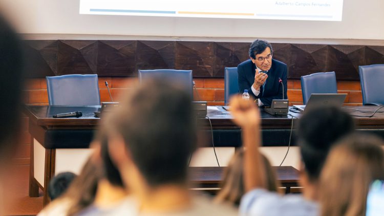 National Health Service highlighted during a lecture held at Técnico