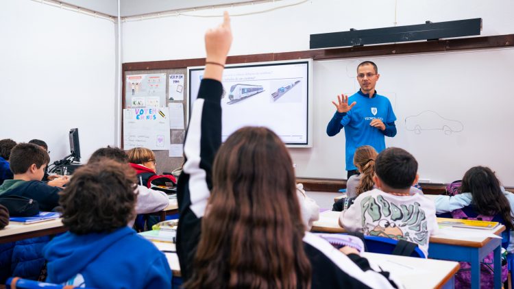“Engenharia e Ciência vão à Escola”: Jovens de Lisboa, Loures e Oeiras exploraram o futuro da ciência com a comunidade do Técnico