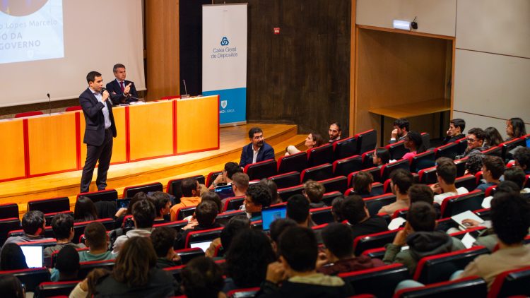 Como tomar decisões em política? Um ministro e um secretário de Estado vieram ao Técnico para explicar