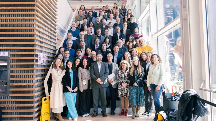 Técnico celebra contratações de dezenas de novos professores e investigadores de carreira