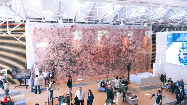 Robôs que pintam – a tecnologia de mãos dadas com a arte numa exposição inaugurada no Técnico Innovation Center