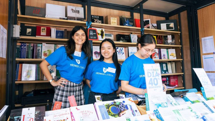 Técnico na 95.ª edição da Feira do Livro de Lisboa com stand da IST Press