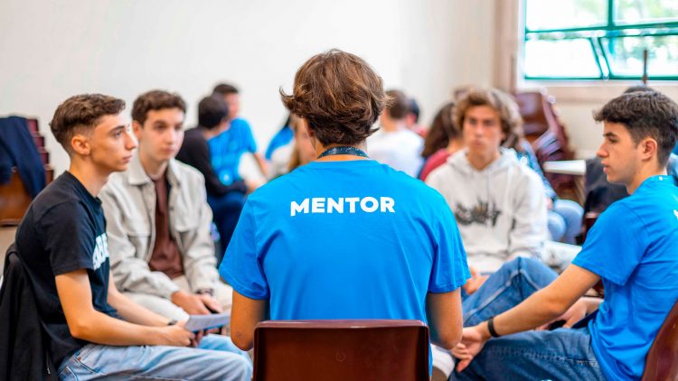 Programa Mentorado abre candidaturas para o 1.º Semestre 2025/2026