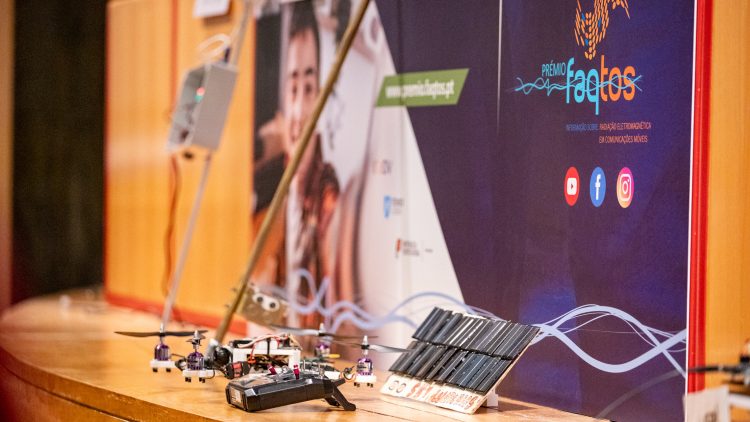 Técnico welcomes secondary school students for radiofrequency project competition