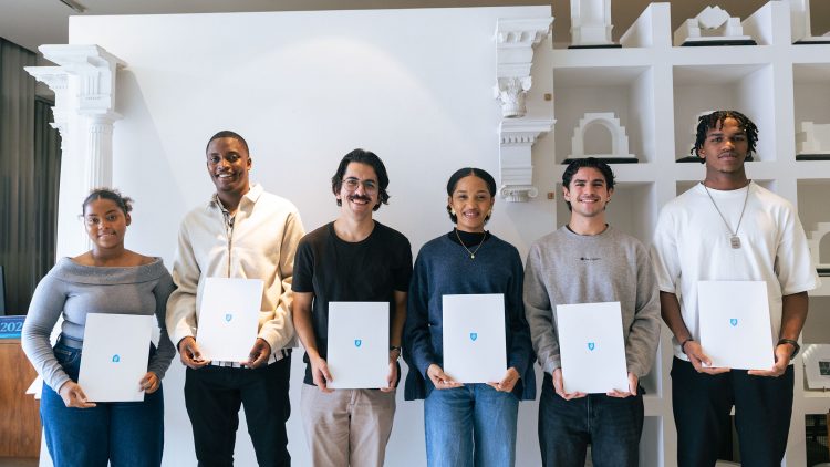 Seis estudantes do Técnico com bolsa de estudo AXIANS renovada 