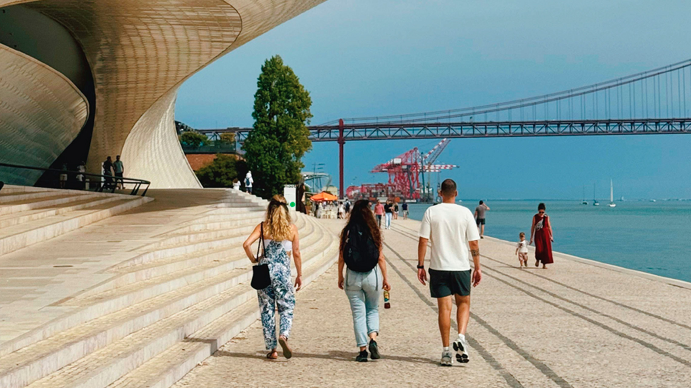 ULisboa RedeMOV Conference “Pedestrian accessibility in the City of Lisbon: a spatial model based on factors affecting walkability”